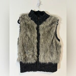 Loft Women’s Size XS/S Faux Fur Zipper Gray Vest Warm Winter Fall BusinessCasual